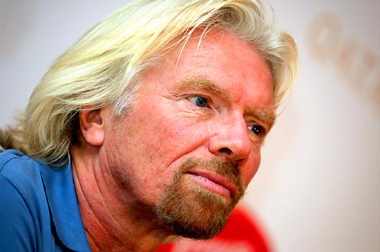 Tỷ phú Anh quốc Richard Branson là một trường hợp tiêu biểu về một vị CEO biết sử dụng công cụ truyền thông cho hoạt động của công ty mình.