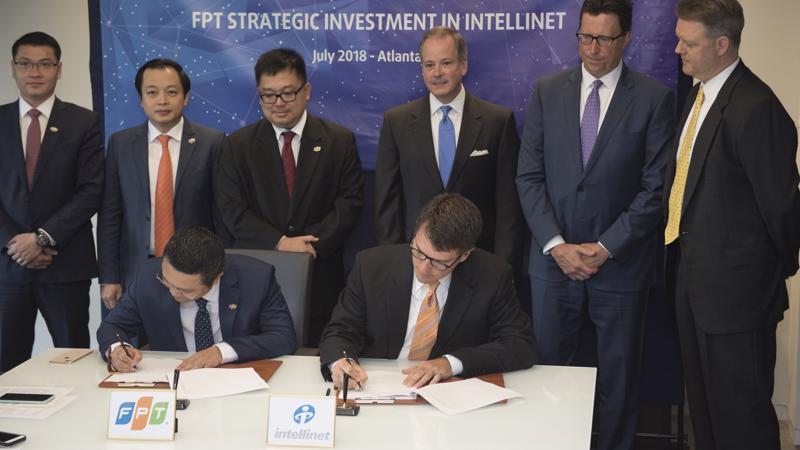 Lễ ký kết thỏa thuận đầu tư chiến lược giữa FPT và Intellinet.