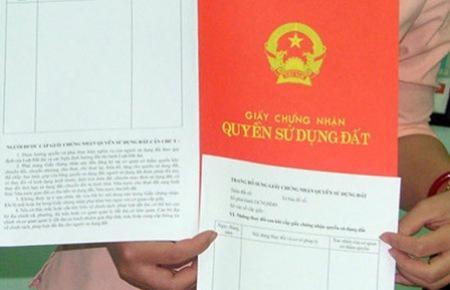 Đến này, toàn thành phố Hà Nội đã cấp được 1.043.848 sổ đỏ cho các hộ gia đình.