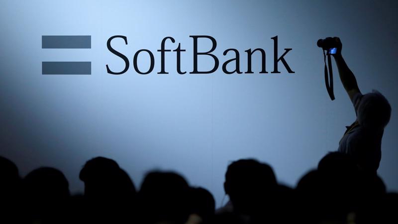 SoftBank hiện vẫn là cổ đông lớn nhất của Alibaba với khoảng 26% cổ phần - Ảnh: Reuters.