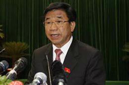 Chủ nhiệm Hà Văn Hiền trình bày báo cáo kết quả giám sát về tập đoàn, tổng công ty.