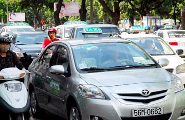 Tới đây Tp.HCM sẽ có biện pháp kiểm soát số lượng phương tiện taxi hoạt động.