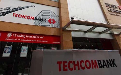 2012 là năm đầu tiên Techcombank hoạt động dưới sự điều hành của tân Tổng giám đốc Simon Morris.