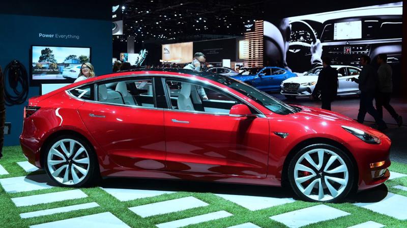 Tesla Model 3 ra mắt ngày 28/2 với giá từ 35.000 USD.