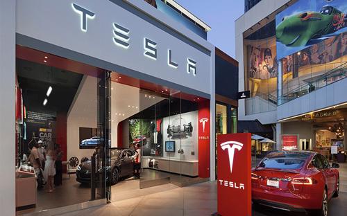 Hiện tại, giá trị thương hiệu Tesla lớn hơn nhiều đối thủ tên tuổi khác như Land Rover và Porsch - Ảnh: Tesla. <br>