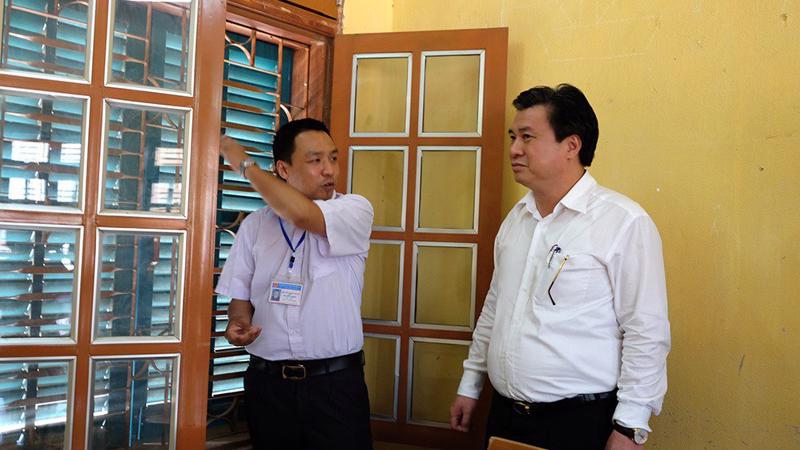 Thứ trưởng Bộ Giáo dục và Đào tạo Nguyễn Hữu Độ kiểm tra công tác chuẩn bị thi tại tỉnh Sơn La. 