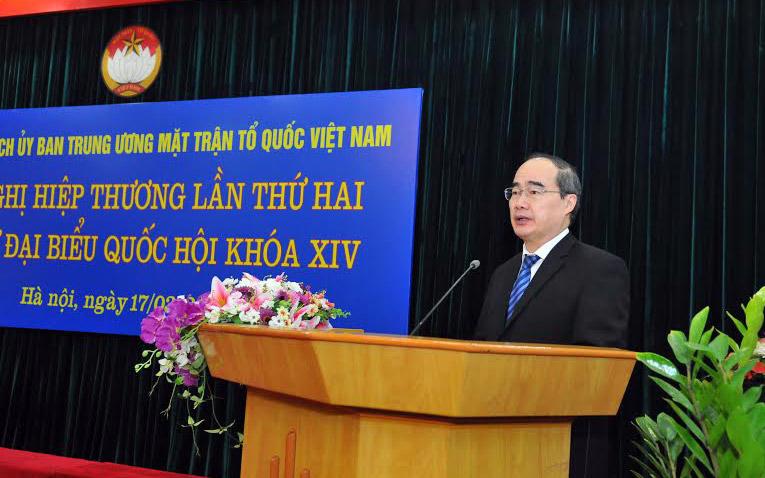 Chủ tịch Uỷ ban Trung ương Mặt trận Tổ quốc Nguyễn Thiện Nhân phát biểu tại buổi hiệp thương.