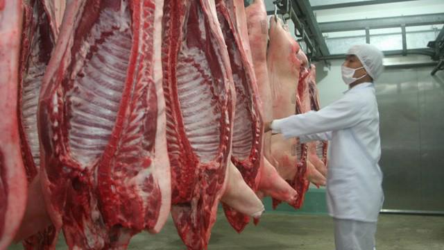 Dự báo, một số doanh nghiệp đang có kế hoạch tăng nhập khẩu thịt lợn nên thị trường sẽ khó xảy ra biến động mạnh về giá. 