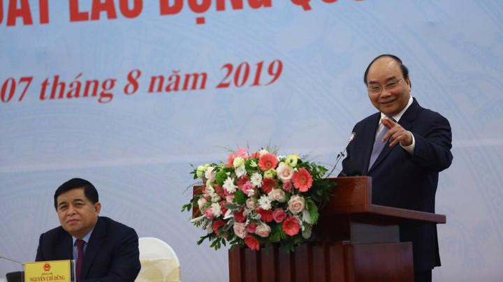 Thủ tướng Nguyễn Xuân Phúc phát biểu tại Hội nghị về cải thiện năng suất lao động sáng 7/8.