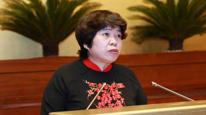 Chủ nhiệm Uỷ ban Về các vấn đề xã hội Nguyễn Thuý Anh trình bày báo cáo thẩm tra 