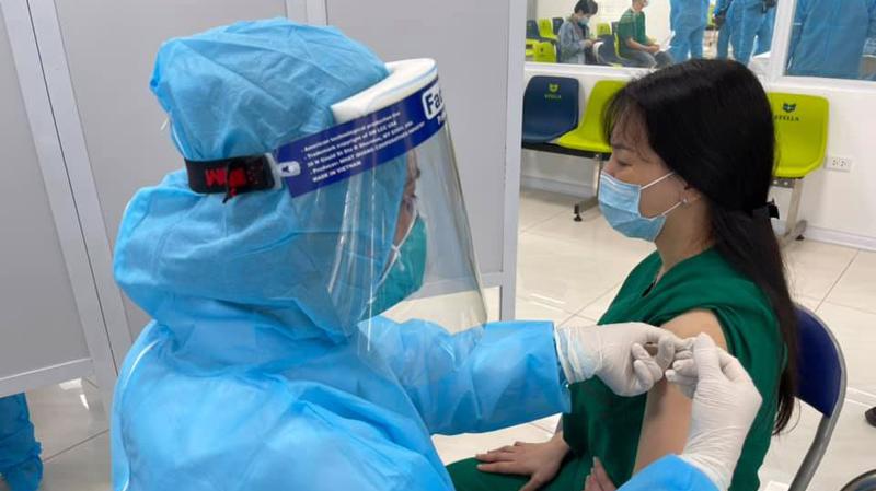 Việt Nam bắt đầu chiến dịch tiêm chủng vaccine Covid-19 từ ngày 8/3. Ảnh - Bộ Y tế. 