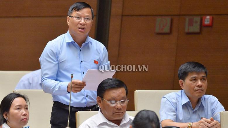 Đại biểu Trần Văn Tiến cho rằng Uỷ ban chứng khoán nhà nước  thuộc Chính phủ là hợp lý
