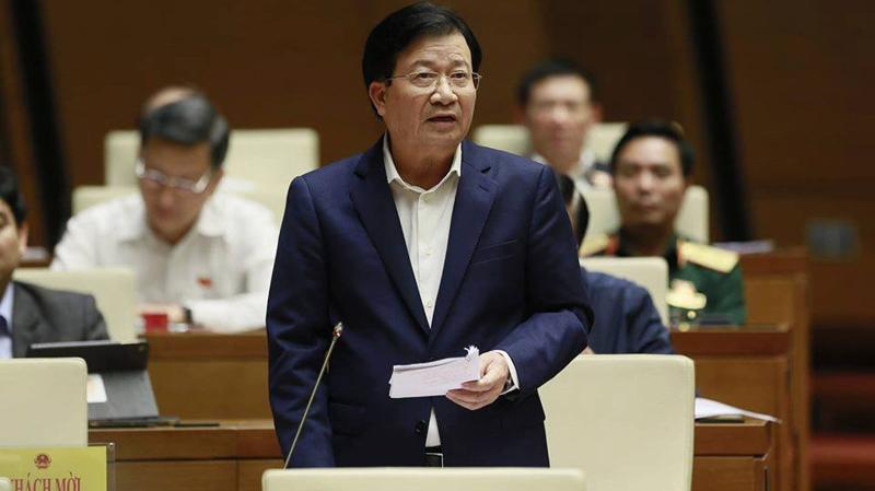 Phó thủ tướng Trịnh Đình Dũng tại phiên chất vấn kỳ họp thứ 8 Quốc hội khoá 14.