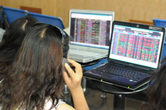 Dịch vụ giao dịch trực tuyến tại thị trường chứng khoán Việt Nam được đánh giá là có tốc độ tăng trưởng nhanh chỉ trong thời gian ngắn; hiện đã chiếm hơn 50% tổng số giao dịch.