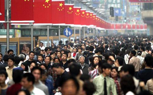 McKinsey tiến hành một cuộc khảo sát về kỳ vọng thu nhập của người Trung
 Quốc với kết quả 71% số người trả lời cho rằng thu nhập 
của họ sẽ tăng trong năm nay và 81% có kế hoạch sẽ chi tiêu nhiều hơn 
nữa - Ảnh: Yibaba.<br>