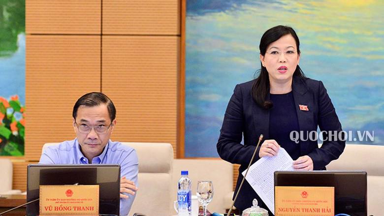 Trưởng ban Dân nguyện Nguyễn Thanh Hải phản ánh cử tri hết sức bức xúc vì sách giáo khoa dùng một lần.