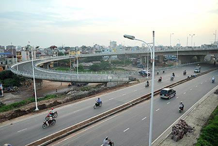 Nhiều tuyến đường vành đai đang được triển khai tại Hà Nội với mục đích giảm ùn tắc giao thông cho nội đô.