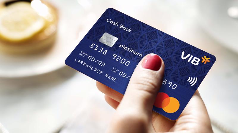 Với thẻ tín dụng VIB, khách hàng luôn được hưởng ưu đãi trả góp 0% lãi suất và giảm giá đến 50% tại hàng trăm đối tác lớn và quen thuộc trên cả nước.