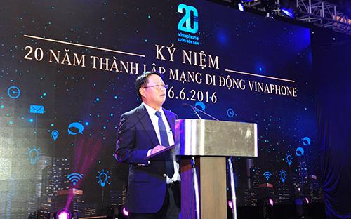 Ông Lương Mạnh Hoàng, Chủ tịch VNPT VinaPhone, phát biểu tại lễ kỷ niệm 20 năm thành lập.