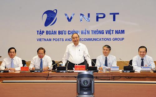 Thủ tướng Nguyễn Xuân Phúc làm việc với VNPT, ngày 8/4.