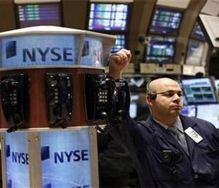 Chứng khoán Mỹ đã có phiên đảo chiều ngoạn mục trong 53 phút cuối ngày giao dịch, đưa chỉ số S&P 500, Nasdaq duy trì được sắc xanh trong khi chỉ số Dow Jones mất điểm với biên độ không đáng kể - Ảnh: Reuters.