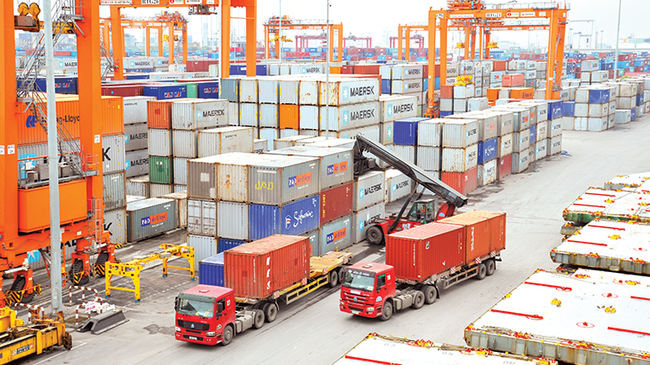 10 nhóm hàng xuất khẩu có mức tăng trưởng cao nhất chiếm 70% tổng kim ngạch xuất khẩu của Việt Nam trong 11 tháng qua.