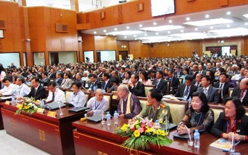Trí thức Việt kiều tại một hội nghị gặp gỡ người Việt Nam ở nước ngoài, tổ chức tại Tp.HCM.<br>