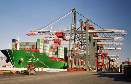Theo đại diện Tổng cục Thống kê, năm 2014, Việt Nam thống kê con số xuất khẩu sang Trung Quốc thấp hơn 5 tỉ USD so với Tổng cục Thống kê Trung Quốc. <br>