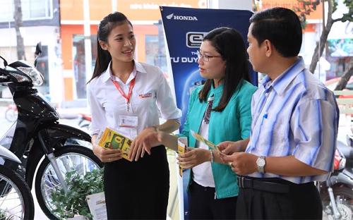 Tín dụng tiêu dùng hay còn có các tên khác như vay mua hàng trả góp, vay tín chấp tiêu dùng… là khái niệm không còn mới trên thế giới cũng như ở Việt Nam. <br>