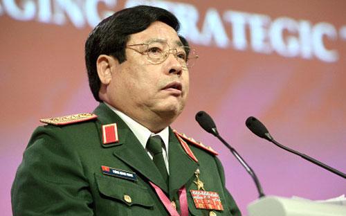 Bộ trưởng Bộ Quốc phòng Việt Nam, Đại tướng Phùng Quang Thanh: “Tôi cho rằng, quân đội hai nước phải hết sức kiềm chế, tăng cường hợp 
tác với nhau, kiểm soát chặt chẽ mọi hoạt động không để có những hành 
động ngoài tầm kiểm soát” - Ảnh: AFP.