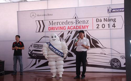 Ông Võ Thành Jean, Giám đốc tiếp thị Michelin rất vui mừng khi được đồng hành cùng Mercedes-Benz liên tục trong 3 năm qua.