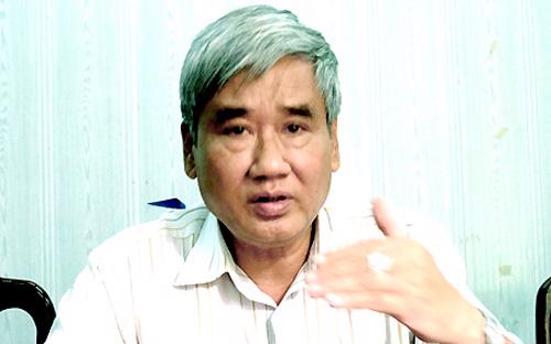 Ông Nguyễn Hữu Thắng sinh ngày 1/5/1955, quê quán tại xã Điện Hồng, huyện Điện Bàn, tỉnh Quảng Nam, được bổ nhiệm giữ chức Cục trưởng Cục Đường sắt Việt Nam từ tháng 6/2010.