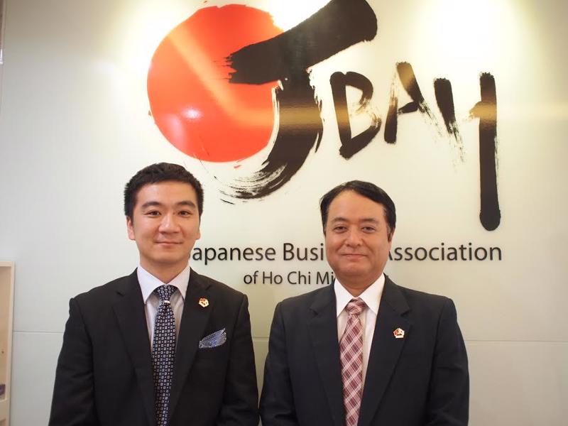 Chủ tịch JBAH <span class="im">Sakagami Tsutomu (bên phải) và ông </span><br><span class="im">Obayashi Isao, Tổng thư ký JBAH.<br></span>