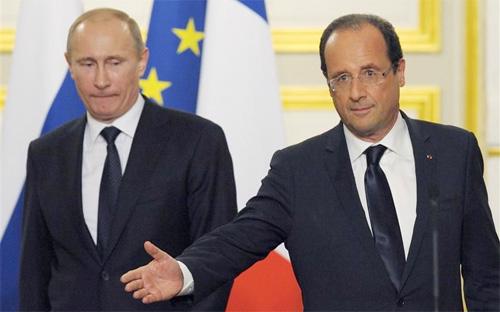 Tổng thống Nga Putin và Tổng thống Pháp Hollande trong một lần gặp gỡ.<br>