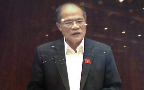 Chủ tịch Quốc hội Nguyễn Sinh Hùng phát biểu tại nghị trường, sáng 14/11.<br>