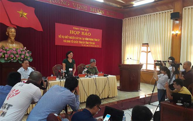 Chiều 18/8, Tỉnh ủy và UBND tỉnh Yên Bái tổ chức họp báo về vụ án - Ảnh: Anh Vũ.<br>