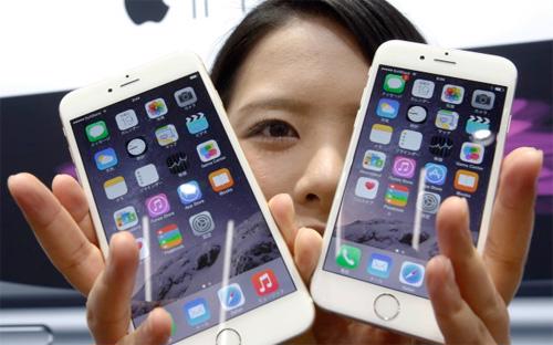 “Chiếc điện thoại iPhone 6 đã thay thế các món đồ xa xỉ để trở thành món
 quà được chọn nhiều nhất trong Tết Nguyên đán năm nay ở Trung Quốc”.<br>