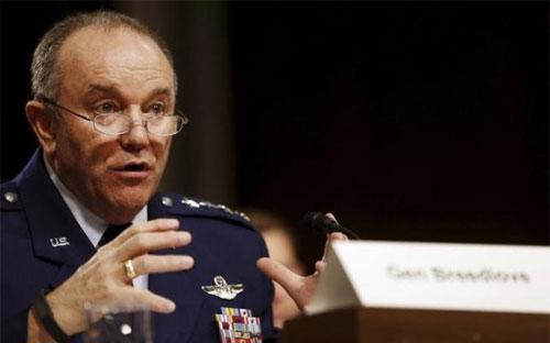 Chỉ huy tối cao lực lượng quân đồng minh NATO Philip Breedlove - Ảnh: Reuters.<br>