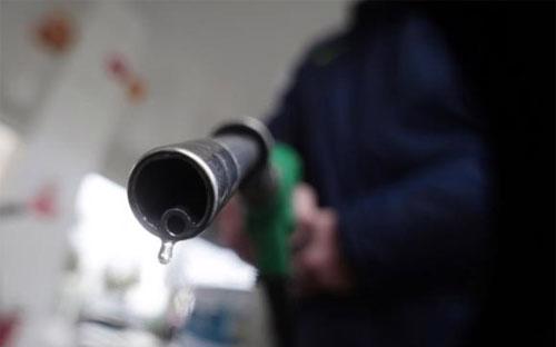 Tình trạng thừa dầu trên toàn cầu - nguyên nhân đầu tiên khiến giá dầu lao dốc - có thể sẽ không sớm kết thúc - Ảnh: Reuters. 