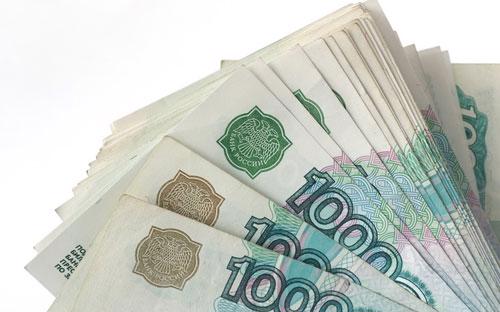 Cuối ngày hôm qua theo giờ Moscow, đồng Rúp rớt giá 11% so với đồng USD, còn 72,8 USD đổi 1 USD.