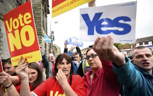 Nếu đa số bỏ phiếu thuận, Scotland sẽ ly khai khỏi Vương quốc Anh sau khi đã có 307 năm sáp nhập - Ảnh: Reuters.<br>