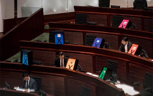 Hội đồng Lập pháp Hồng Kông trong một phiên làm việc ngày 17/6/2015 - Ảnh: Bloomberg.<br>