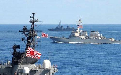 Tàu chiến Mỹ, Nhật tham gia huấn luyện chung trên biển - Ảnh: News.<br>