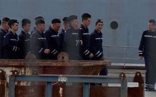 Hiện có khoảng 400 thủy thủ Nga đang được đào tạo tại nhà máy đóng tàu Saint-Nazaire thuộc miền Tây nước Pháp để sẵn sàng cho việc điều khiển tàu đổ bộ Vladivostok khi con tàu được giao cho Nga - Ảnh: BBC.