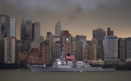 Tàu khu trục được trang bị tên lửa dẫn đường USS Donald Cook của Mỹ - Ảnh: Reuters.<br>