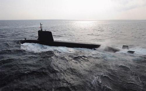 Ảnh một con tàu ngầm Soryu của Nhật do Lực lượng Phòng vệ biển Nhật Bản cung cấp - Ảnh: Reuters/WSJ.<br>
