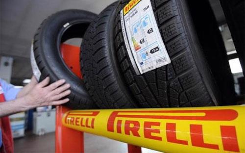 Lốp xe do Pirelli sản xuất được sử dụng cho các xe tham gia giải đua Công thức 1 - Ảnh: Reuters.<br>