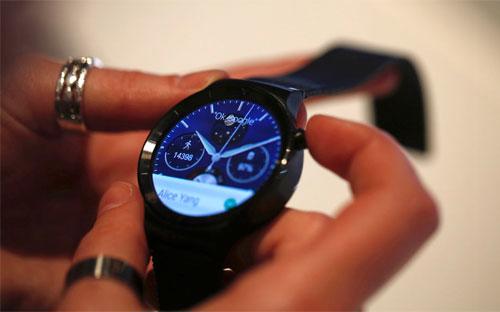 Chiếc đồng hồ thông minh mà Huawei giới thiệu ngày 1/3 - Ảnh: Bloomberg.<br>