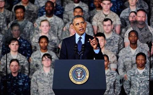 Tổng thống Mỹ Barack Obama phát biểu trước lực lượng Mỹ đồn trú ở Yongsan, Hàn Quốc sáng 26/4 - Ảnh: Getty.<br>