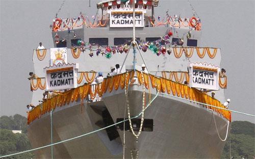 Chiến hạm Kadmatt của hải quân Ấn Độ - Ảnh: Bloomberg.<br>